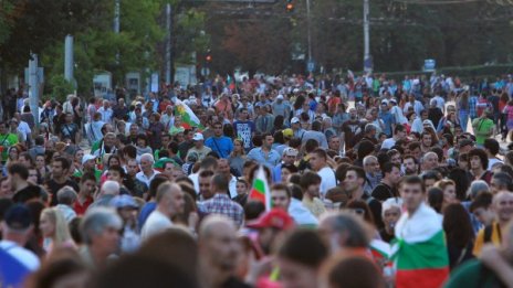 Протестите в София - с платени и зависими хора!