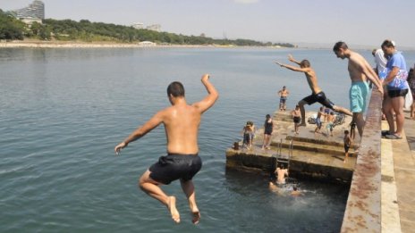 Ваканциите и матурите определени, но неодобрени