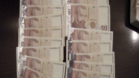 Баба даде $6000 на мним санитар във Врачанско