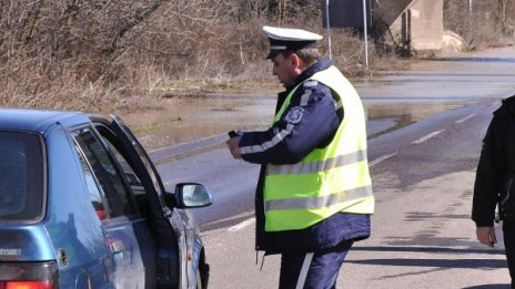 Пътна полиция стартира акция за ползването на колани