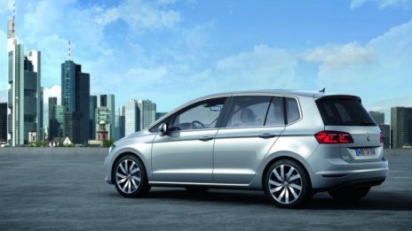 Volkswagen Golf се превъплъти в миниван