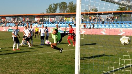 ЦСКА мина през Любимец и влезе в тройката 