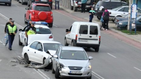 Катастрофа задръсти "Младост" 4 в столицата