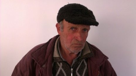 Познавате ли този мъж? Обадете се в МВР или на 112