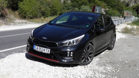 Kia гони спортен имидж със Cee'd GT