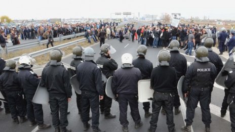 Жандармерия и животновъди на пътя - брожения, блокада...