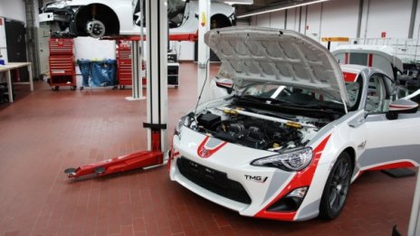 Toyota подготвя GT86 за рали