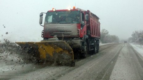 Републиканските пътища са проходими при зимни услови