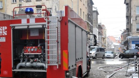 Самотна старица почина при пожар в дома си 