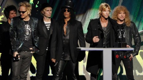 Guns N' Roses намекнаха за световно турне през 2014 г.