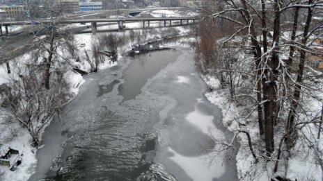 Янтра започна да замръзва край Велико Търново