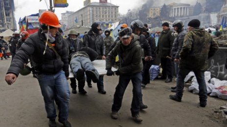 Тв: Снайперисти в Киев използват журналисти за жив щит