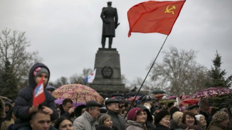 Сблъсъци в Севастопол между привърженици на Москва и Киев