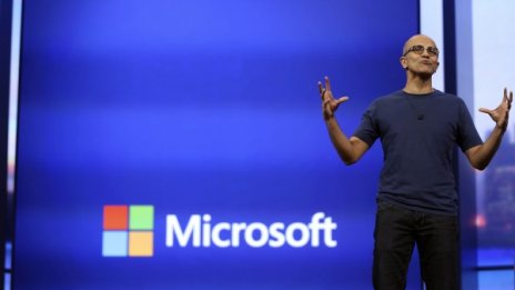 Microsoft с двоен удар на мобилния фронт