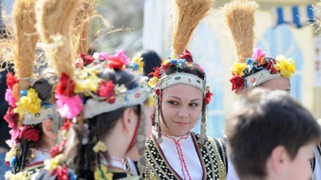 На Лазаровден момичетата стават моми за женене