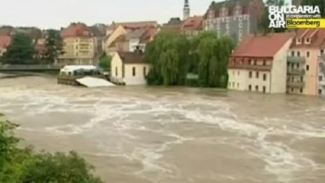 Сърбия, Босна и Хърватия се борят с водната стихия