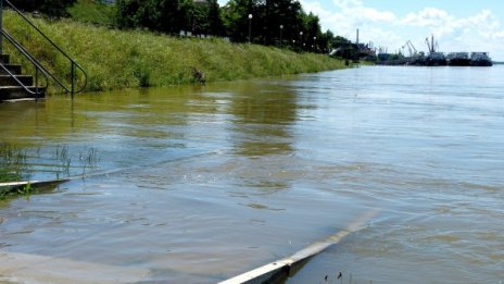 Русе пред денонощно дежурство заради високи води