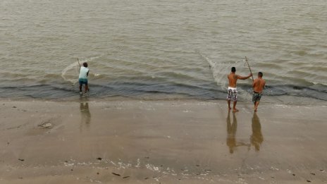 Пластмасата застрашава океаните и моретата