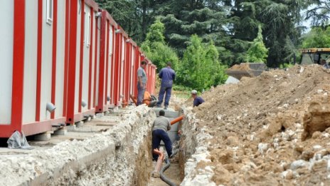 Аварийното селище в "Аспарухово" вече е с охрана