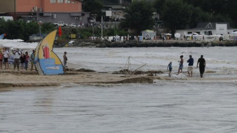 Няма групови откази за почивка на морето заради пороите 