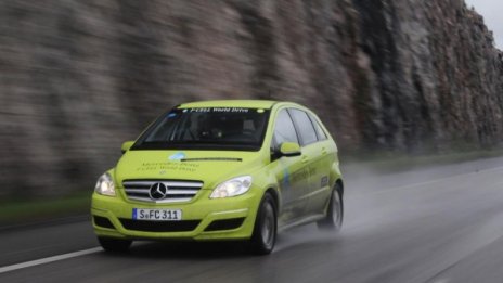 Mercedes ще бори хибридите с водороден автомобил