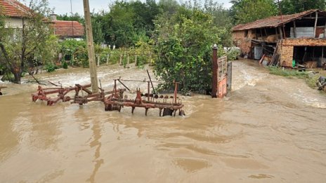 Откриха първа жертва на водния ад в Мизия