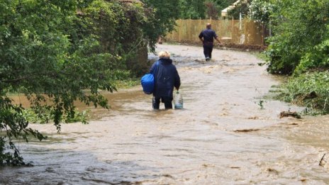 МОСВ: Валежите продължават, нивата на реките се покачват