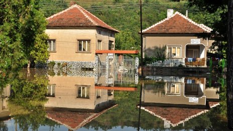 Пуснаха водата в Мизия, тя обаче е негодна за битови нужди