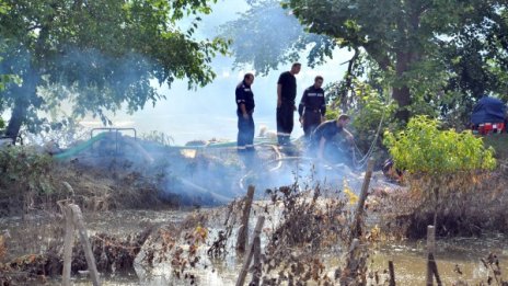 Десети ден в Мизия се борят с водата 