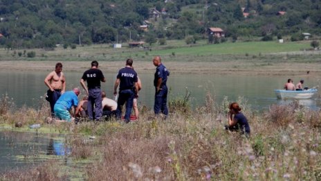 Две деца се удавиха в язовир край Враца