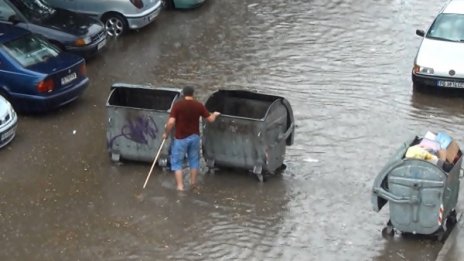 Буря удари Пловдив, нанесе щети