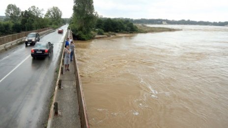 Водният ад, отнел два човешки живота, в снимки