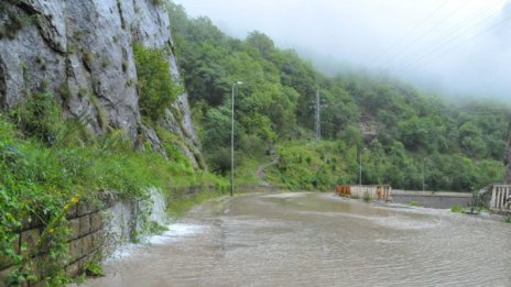 Повишава се нивото на някои реки, предупреди МОСВ 