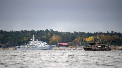 Шведските военни прекратиха търсенето на предполагаема подводница