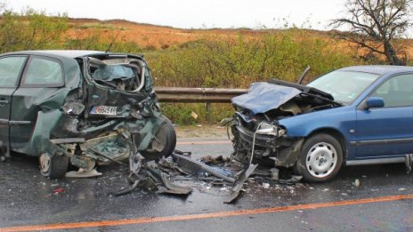 Дете загина на пътя в Бургаско, времето остава лошо