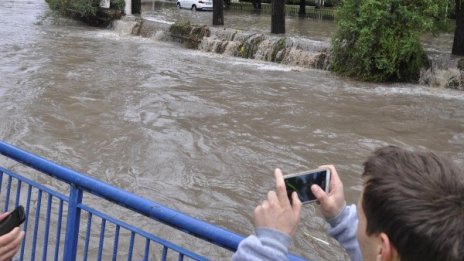 И утре ще продължи повишаването на речните нива