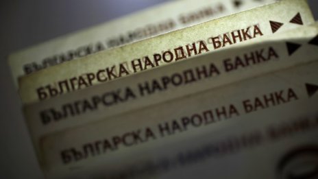 Откраднаха 4 бона от дома на 82-годишен мъж в сливенско село