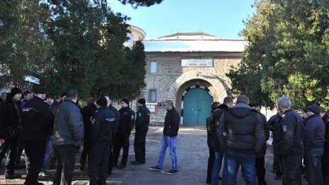  Надзирателите решават в петък дали да има национален протест 