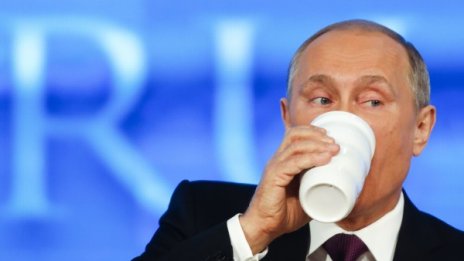 Путин на амбразурата: Водката да не поскъпва!