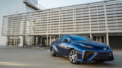 Toyota предоставя патентите си на конкурентни компании