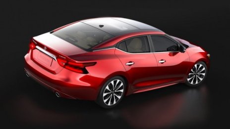 Nissan превърна Maxima в спортна кола с 4 врати