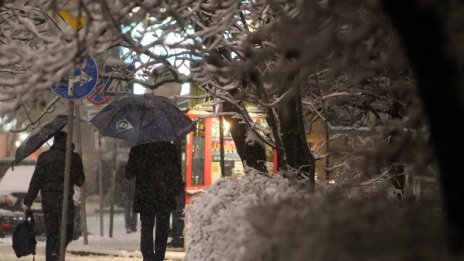 Валежите от сняг и дъжд постепенно ще спират