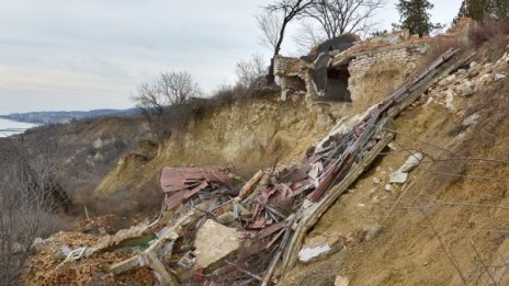 Свлачища се активизираха в цялата страна