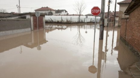 Бедствие в Мало Конаре, селото под вода