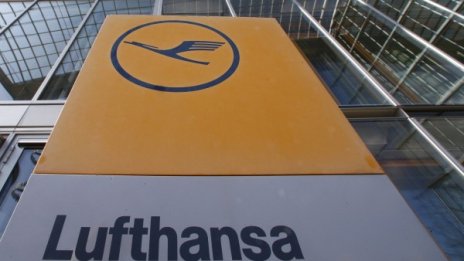 Пътниците от 400 полета на Lufthansa остават на летищата