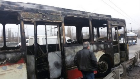 Тролей овъглен във Варна, сутринта минал преглед