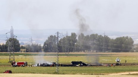 Испански военнотранспортен самолет се разби