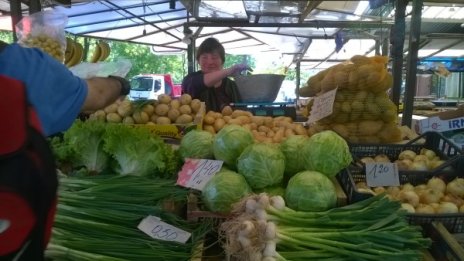 Една жена зад щанда: Сървайвър е! Но да плача ли?