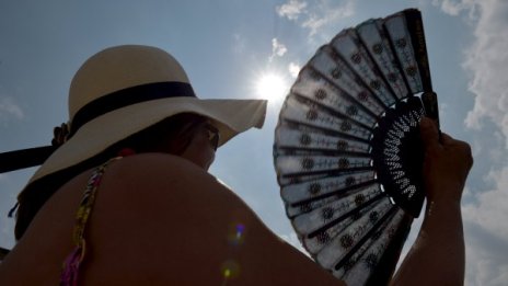 Жълт код за утре, живакът хвръква до 37°C