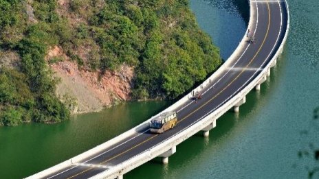 Китайски път над водата